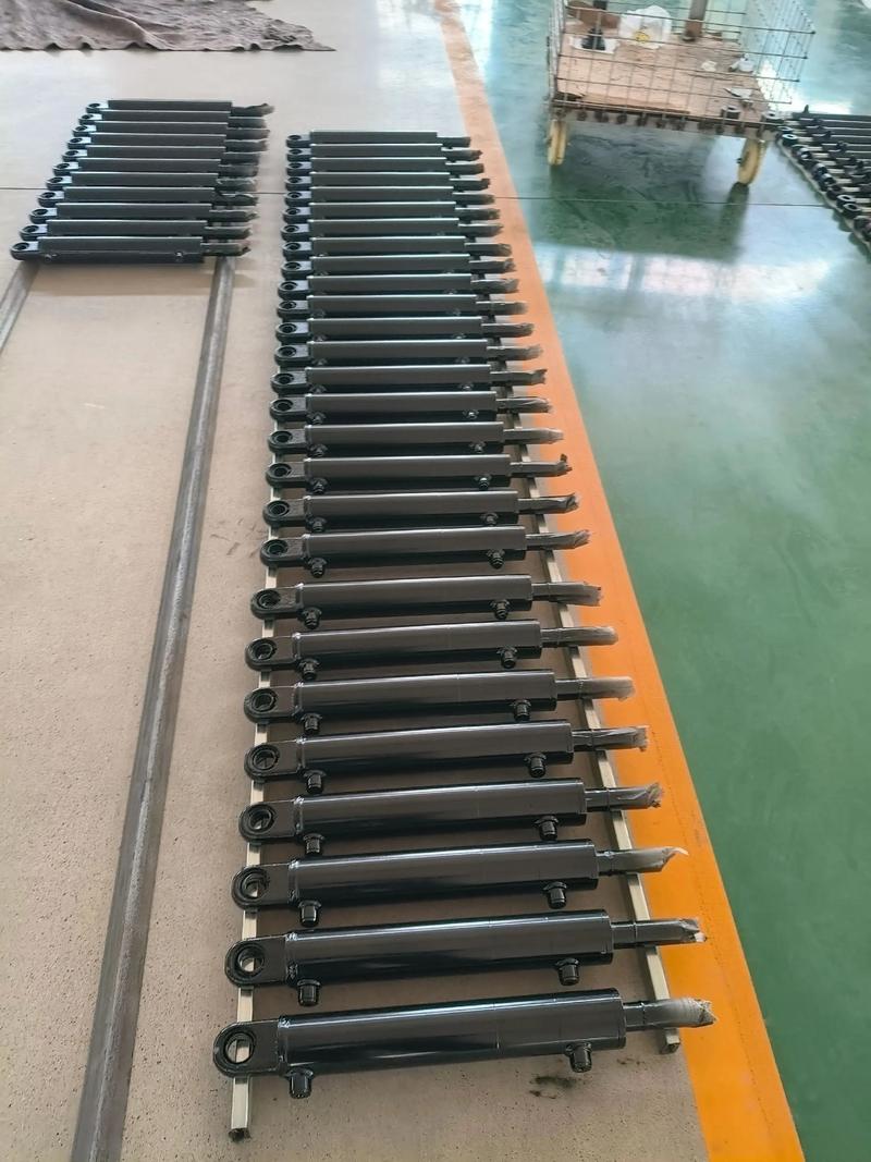 專業(yè)液壓配件生產(chǎn)廠家 大量液壓油缸出貨